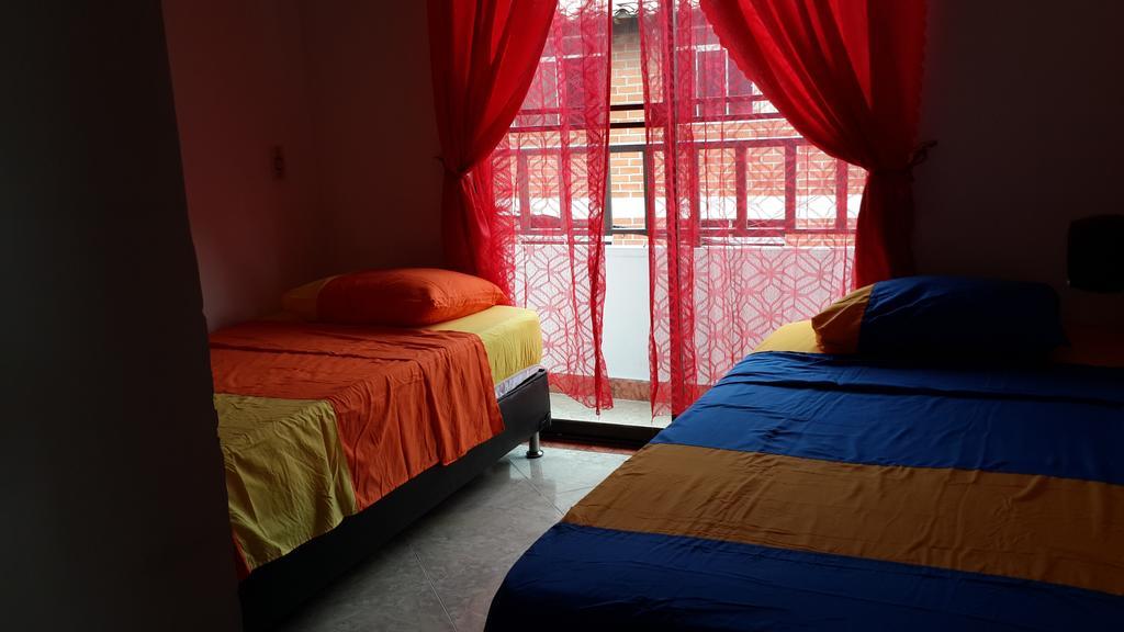 Habitaciones En Medellín Esterno foto
